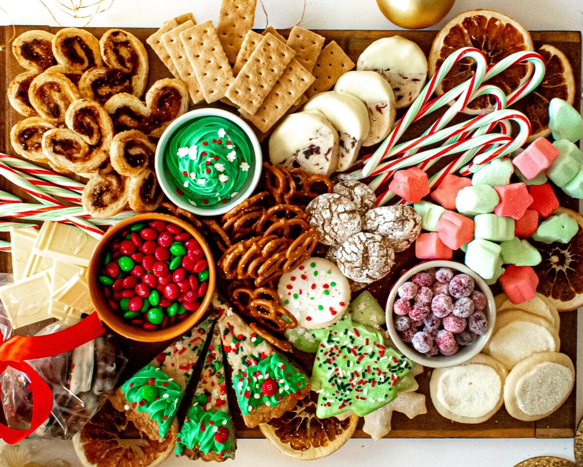 21 Christmas Dessert Charcuterie Board Ideas