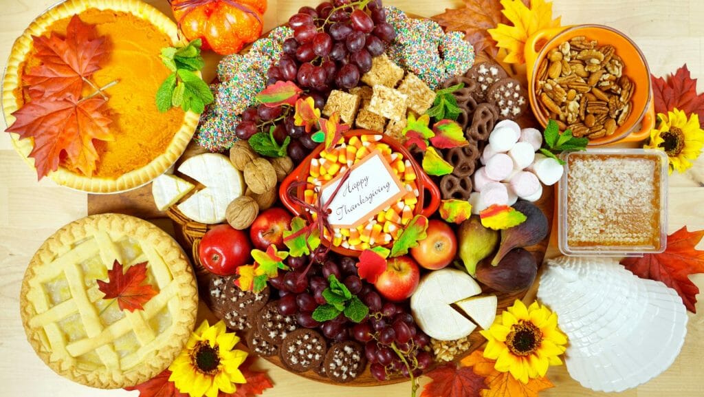 thanksgiving dessert charcuterie board