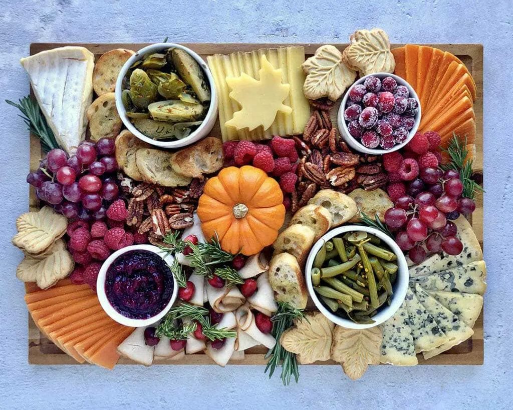 small thanksgiving charcuterie board