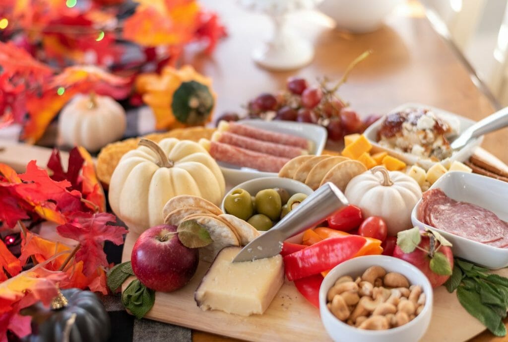 easy thanksgiving charcuterie board