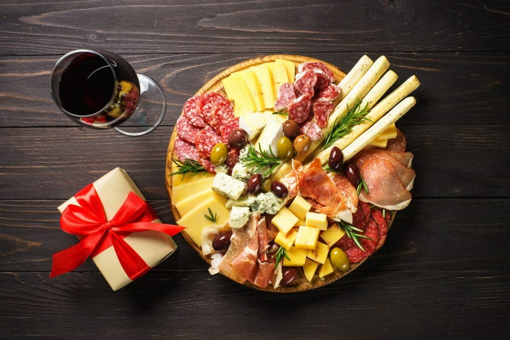 easy christmas charcuterie board